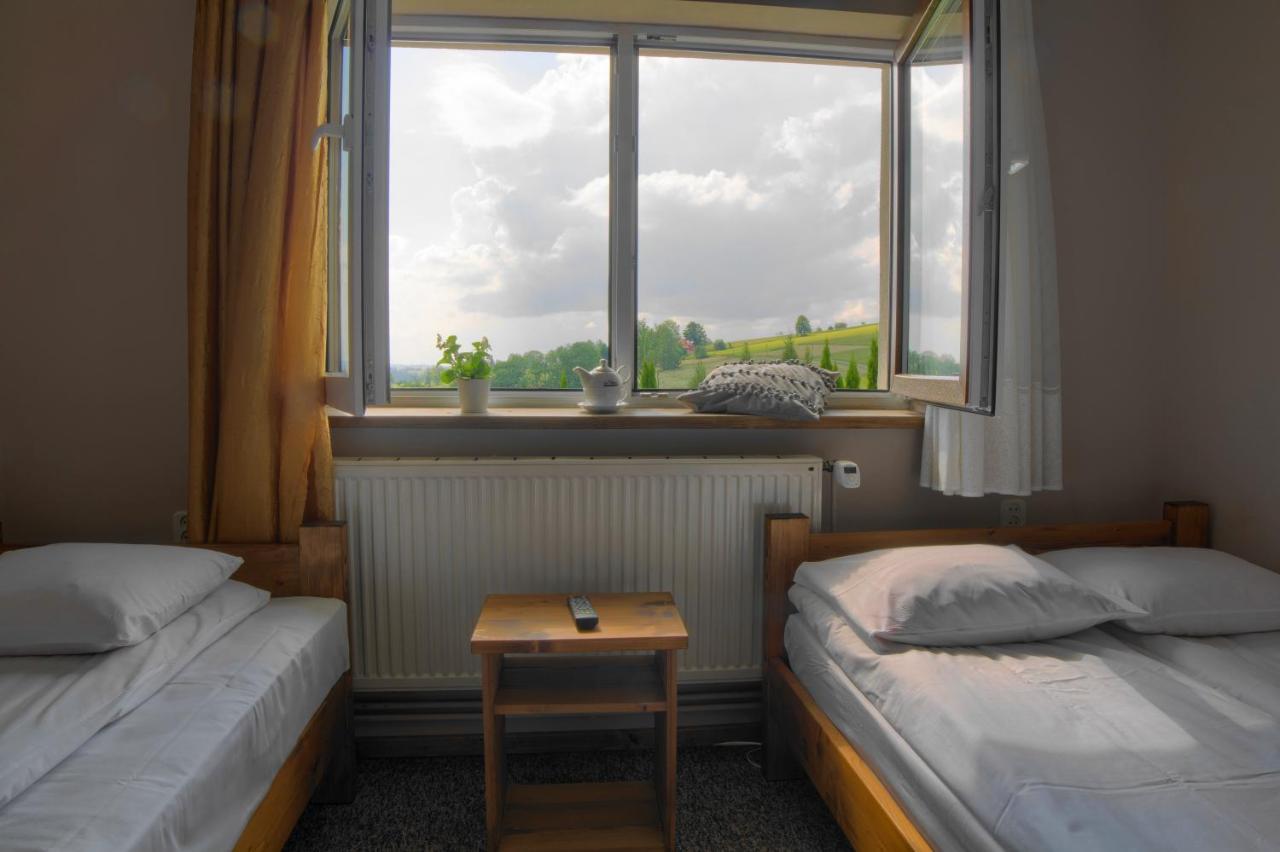 Bed and Breakfast Osrodek Wypoczynkowy U Bartka Czerwienne Exterior foto