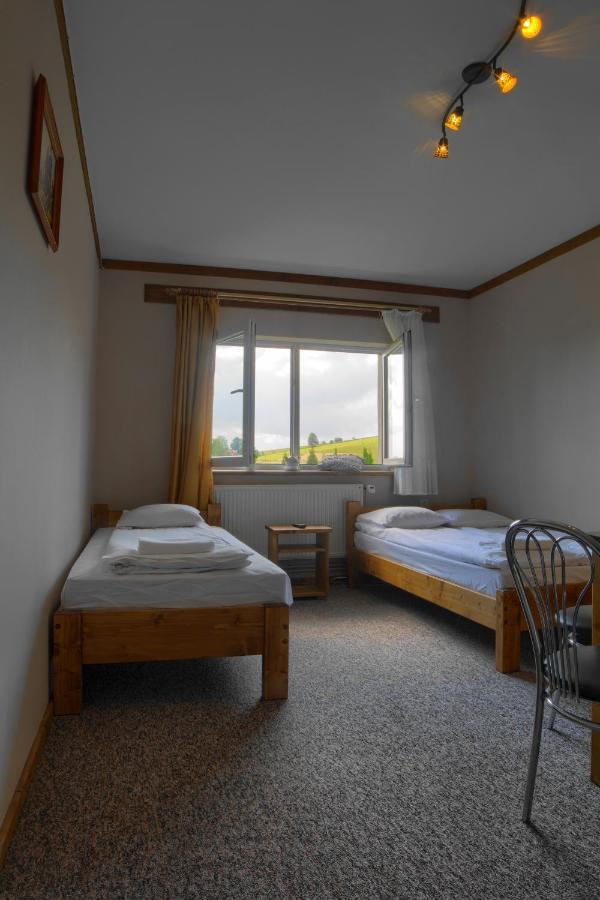 Bed and Breakfast Osrodek Wypoczynkowy U Bartka Czerwienne Exterior foto